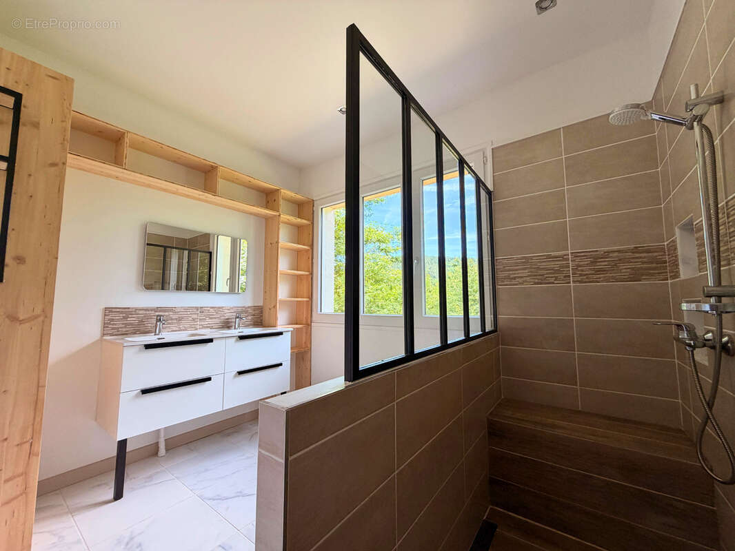 SAINT-PIERRE-SUR-DOUX   Ensemble immobilier avec maison rénovée, corps de ferme et 1,76 hectare de terrain - photo 8