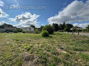 Terrain à BEAULIEU-SOUS-LA-ROCHE
