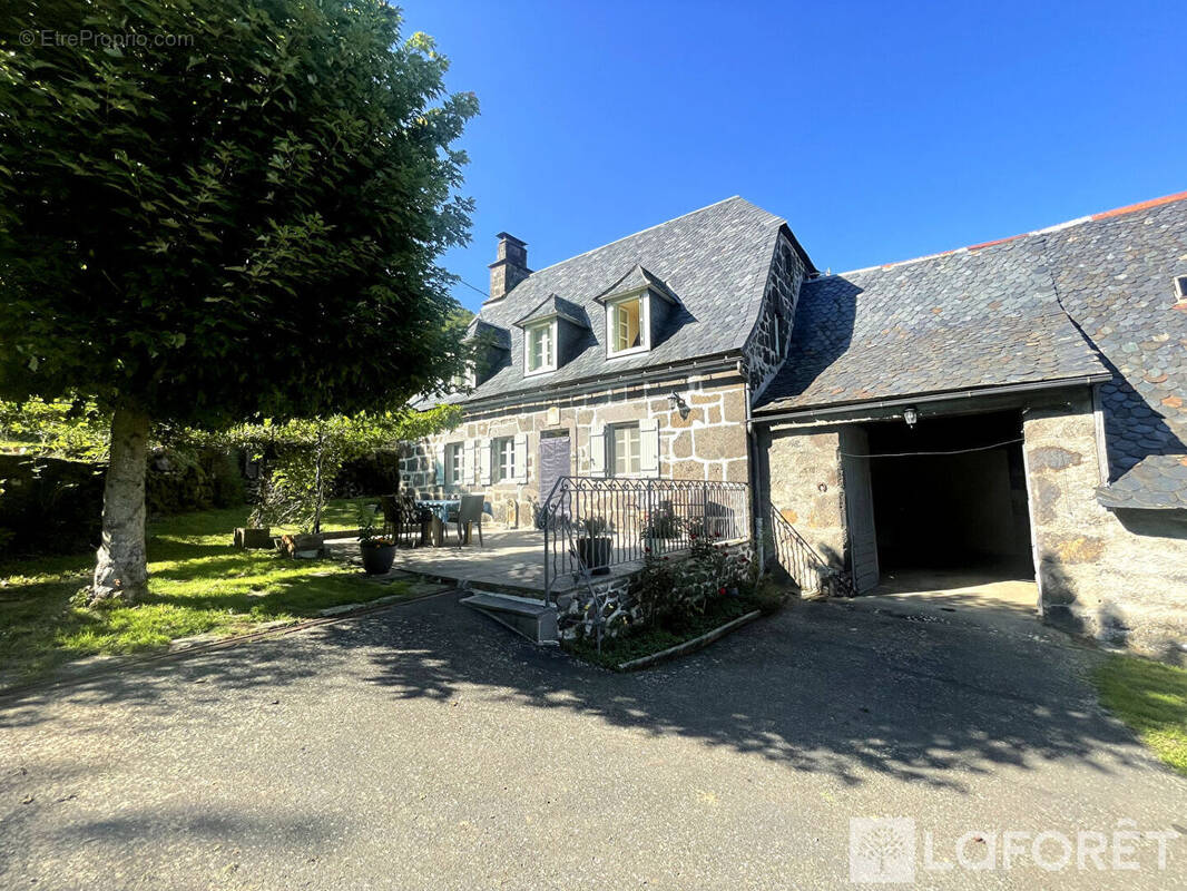 Maison à SAINT-MARTIN-SOUS-VIGOUROUX