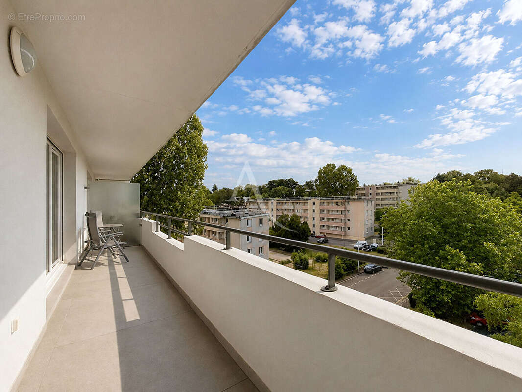 Appartement 4 pièces de 93.03 m² - Saint-Germain-en-Laye - photo 2