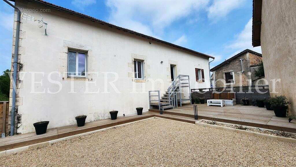Maison à MONTPON-MENESTEROL