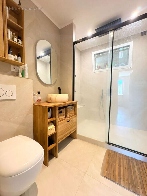 Maison à LE PUY-SAINTE-REPARADE