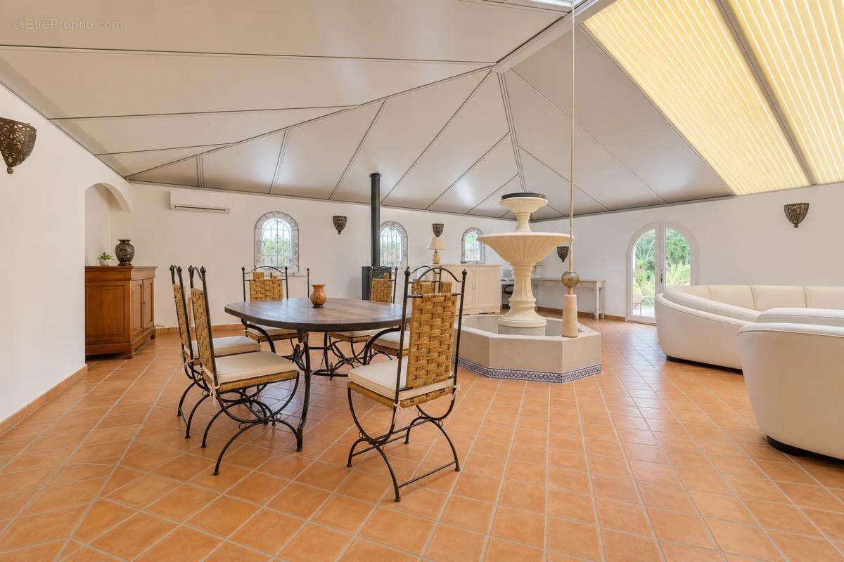 Maison d'exception de 307 m² avec piscine - photo 15