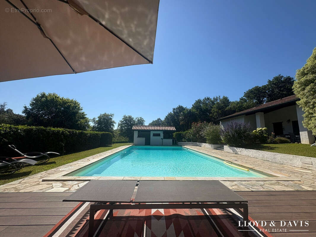 Maison à SAINT-PEE-SUR-NIVELLE