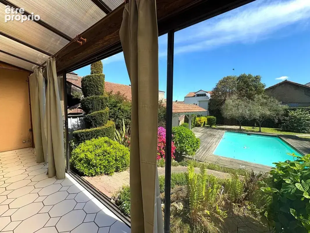 Maison à vendre coeur de ville 130m2 avec piscine et dépendance - photo 2