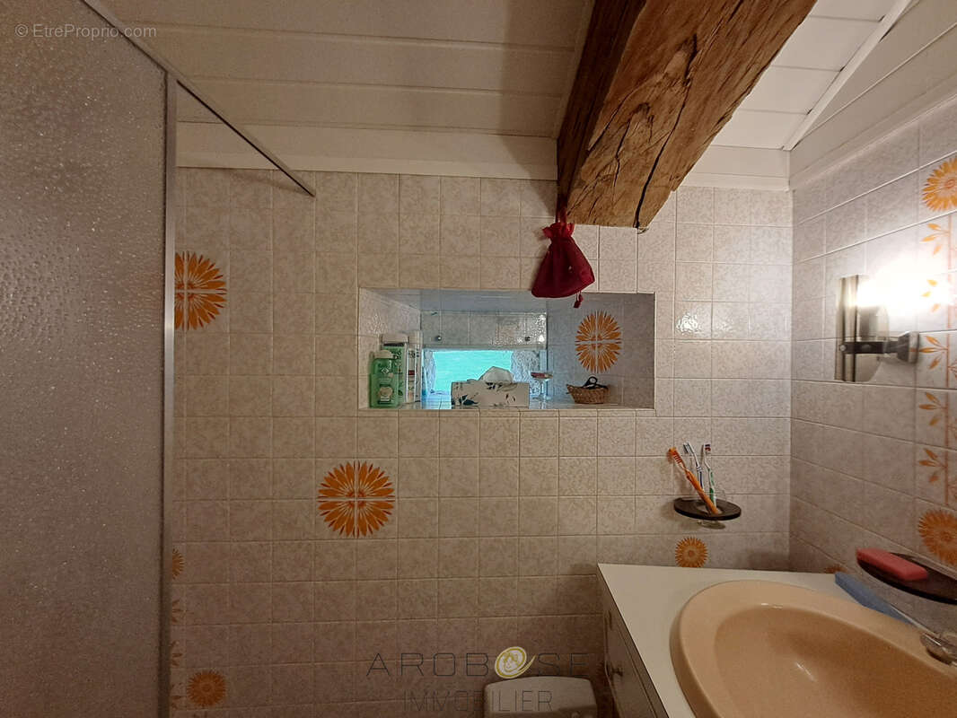 Maison familiale en pierre avec vue panoramique, verger et dépendances. - photo 31