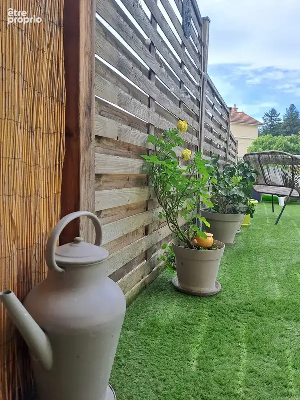 Appartement T4 en duplex de 85m2 avec jardin et terrasse dans le centre de Fontaines St Martin ! - photo 8