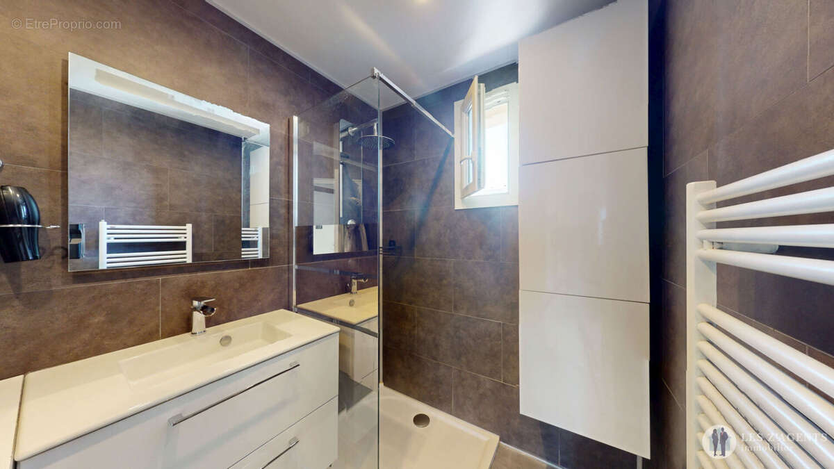 Appartement à SAINT-MARTIN-D'HERES