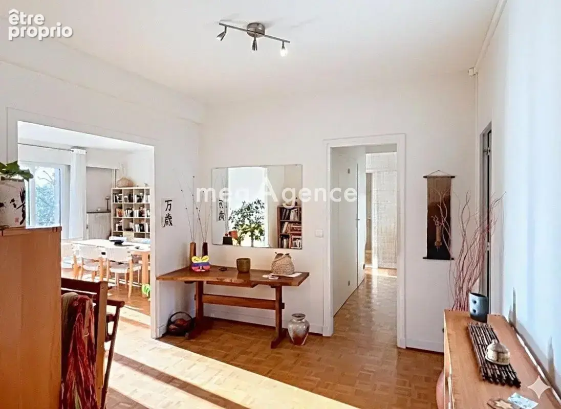 Appartement de standing lumineux 165 m² – Domaine privé sécurisé  – Parking et Cave - Saint-Nom-La-Bretèche - photo 4