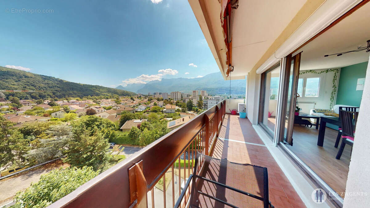 AppT4 LUMINEUX AVEC VUE PANORAMIQUE ? ÉCHIROLLES (Résidence Le Château)artement Echirolles 4 pièce(s) 83 m2 - photo 4