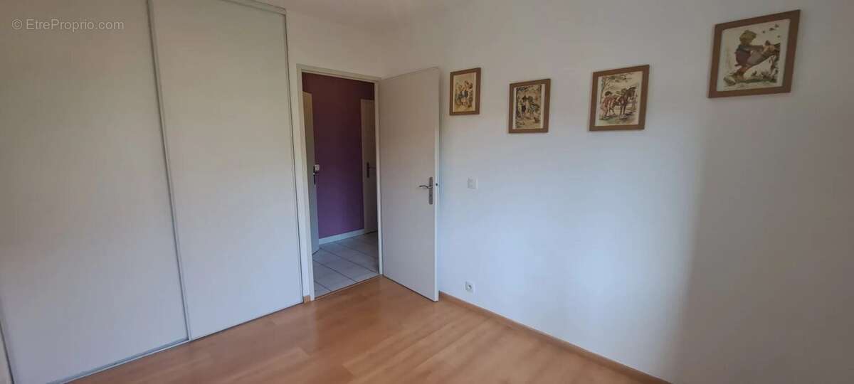 ECHIROLLES - T4 de 83 m2, poss de garage - photo 7