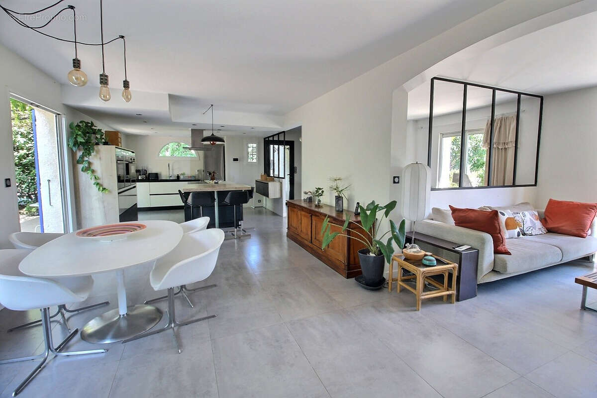 Maison à SAINT-MATHIEU-DE-TREVIERS