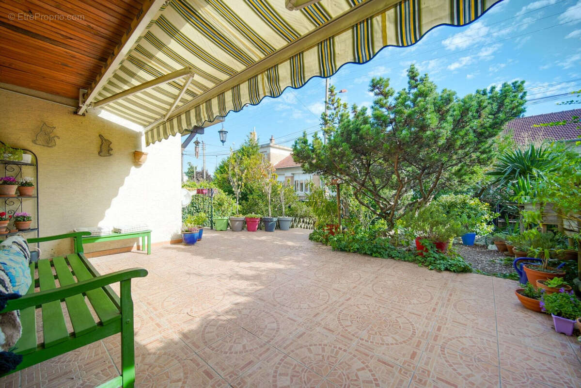 Maison à LIVRY-GARGAN