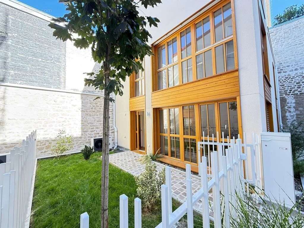 Maison à PARIS-12E