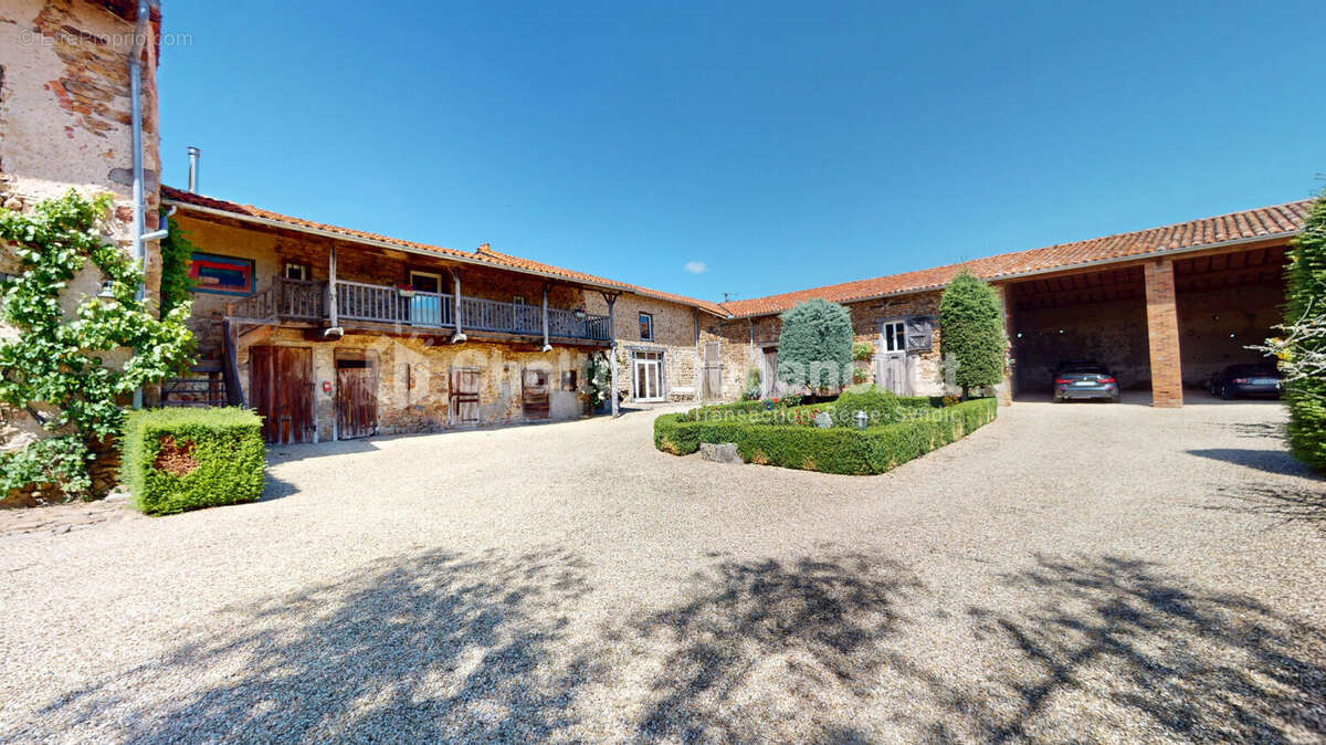 Maison à SAINT-PAUL-DE-VEZELIN