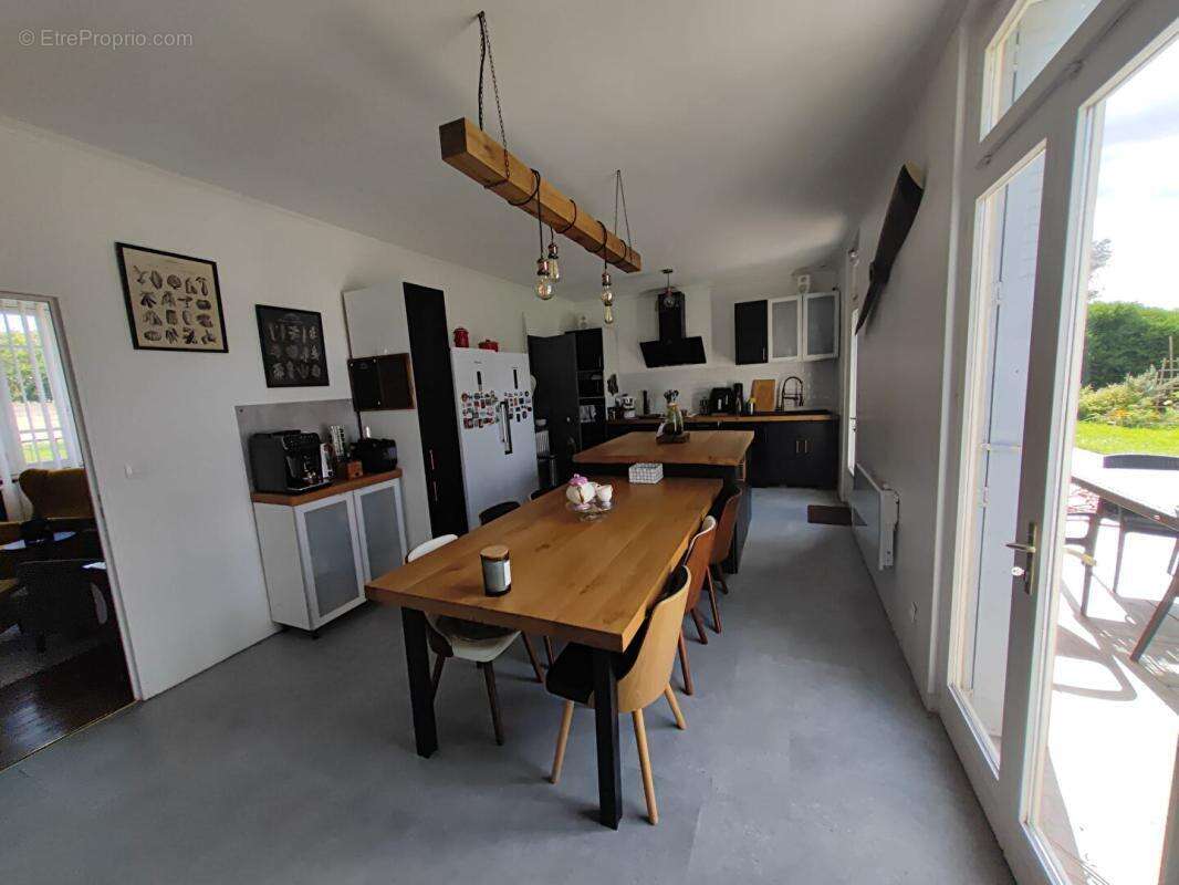 Maison de caractère -192 m² - Terrain 1 435 m² - photo 11