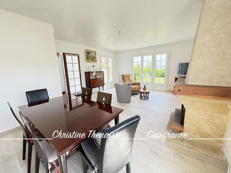 Maison à vendre 4 chambres dont 2 de plain-pied + 2 salles d'eau + 2 wc + Garage - Terrain piscinable SAINT HILAIRE DE RIEZ (85) - photo 4