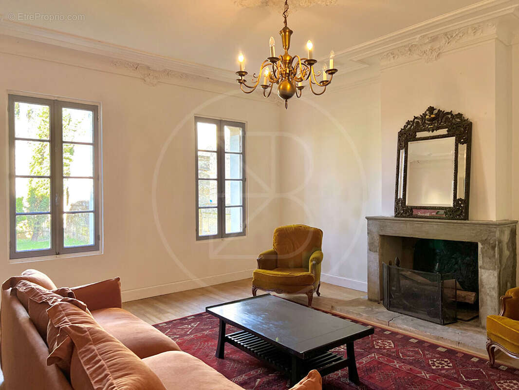 Maison à SAINT-EMILION