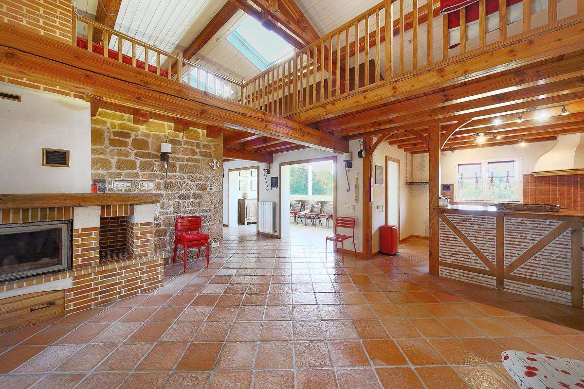 Maison/Villa T9 de 200 m2 à Le Rialet 81240 - photo 3