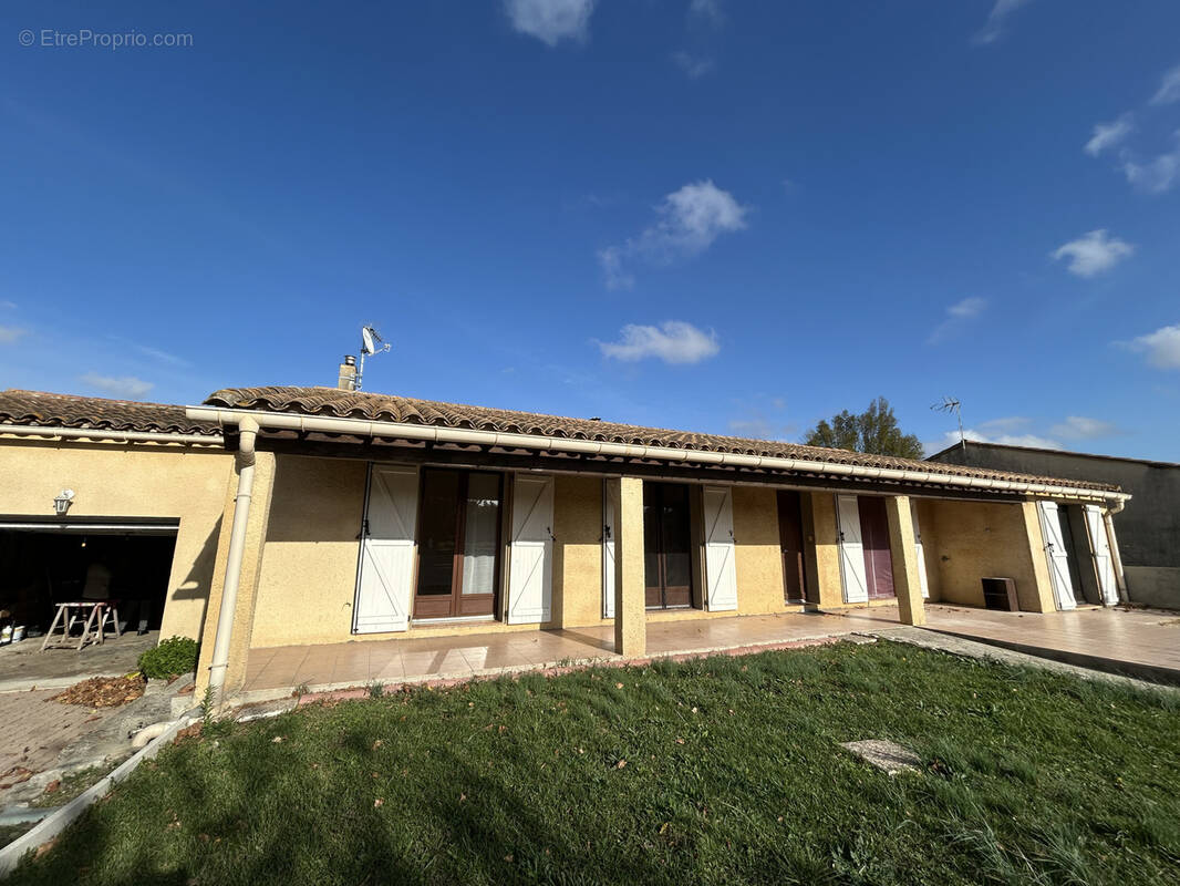 Maison à VILLESISCLE