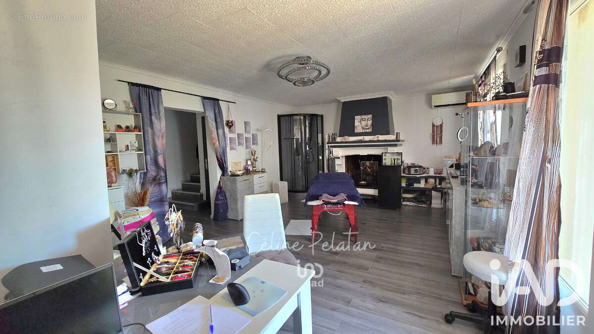 Photo 8