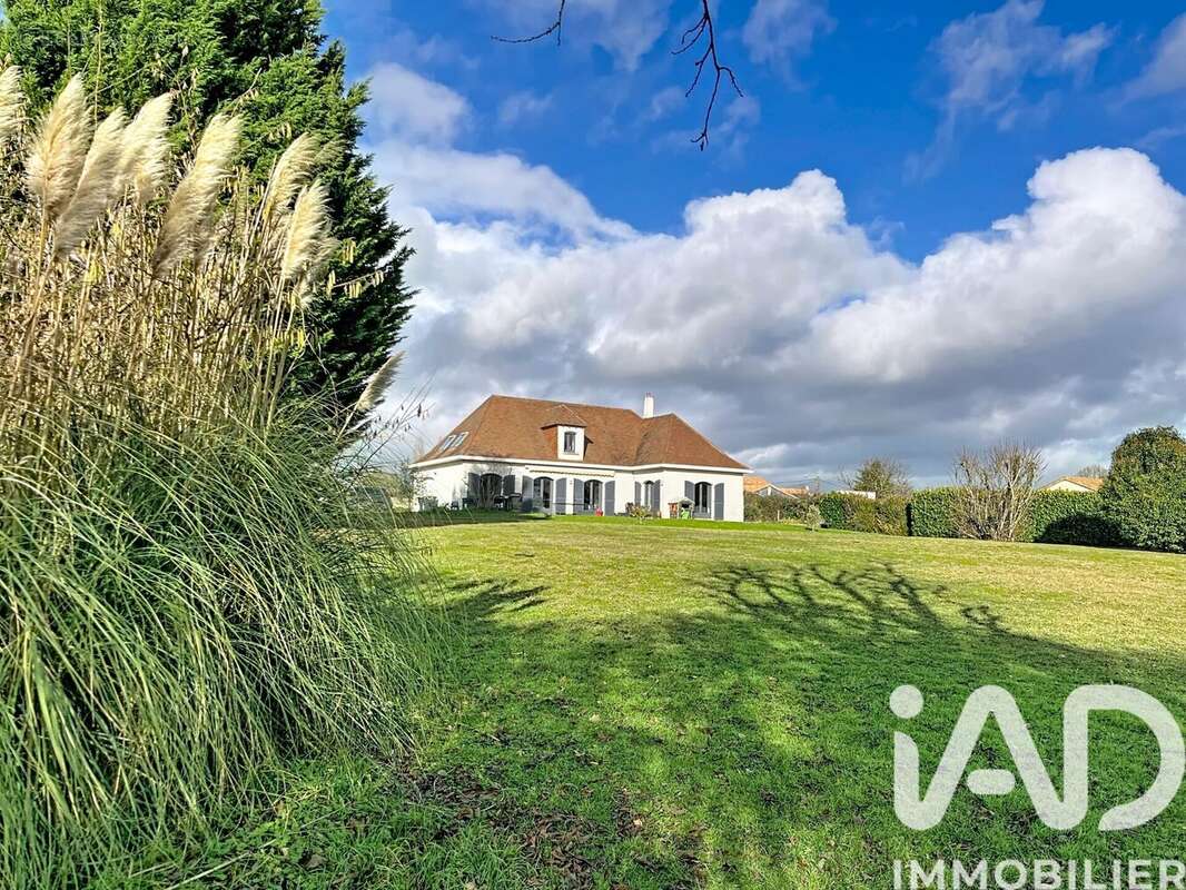 Photo 2 - Maison à NAINTRE