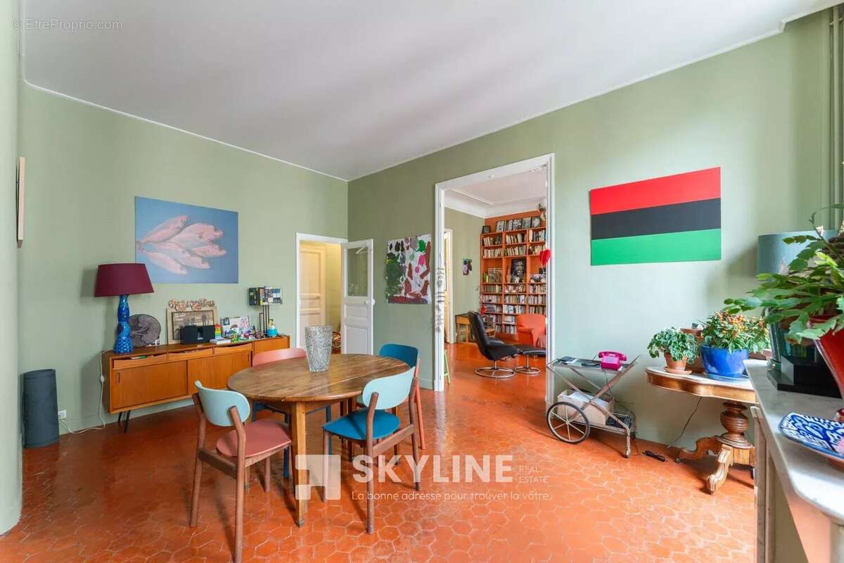 Appartement à MARSEILLE-1E