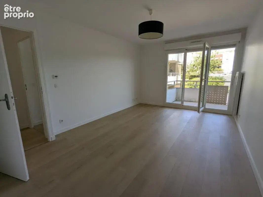T2 rénové avec parking dans résidence avec piscine - photo 2