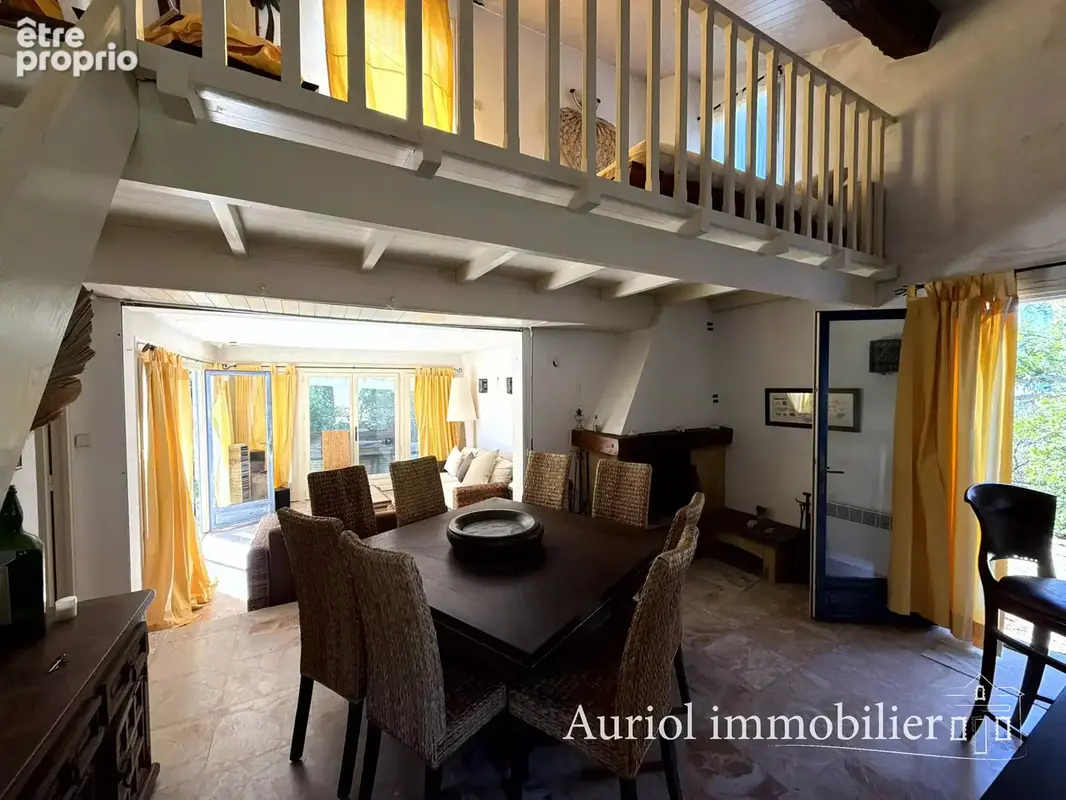 ILE DU LEVANT Maison avec vue mer, piscine et terrain plat - photo 5