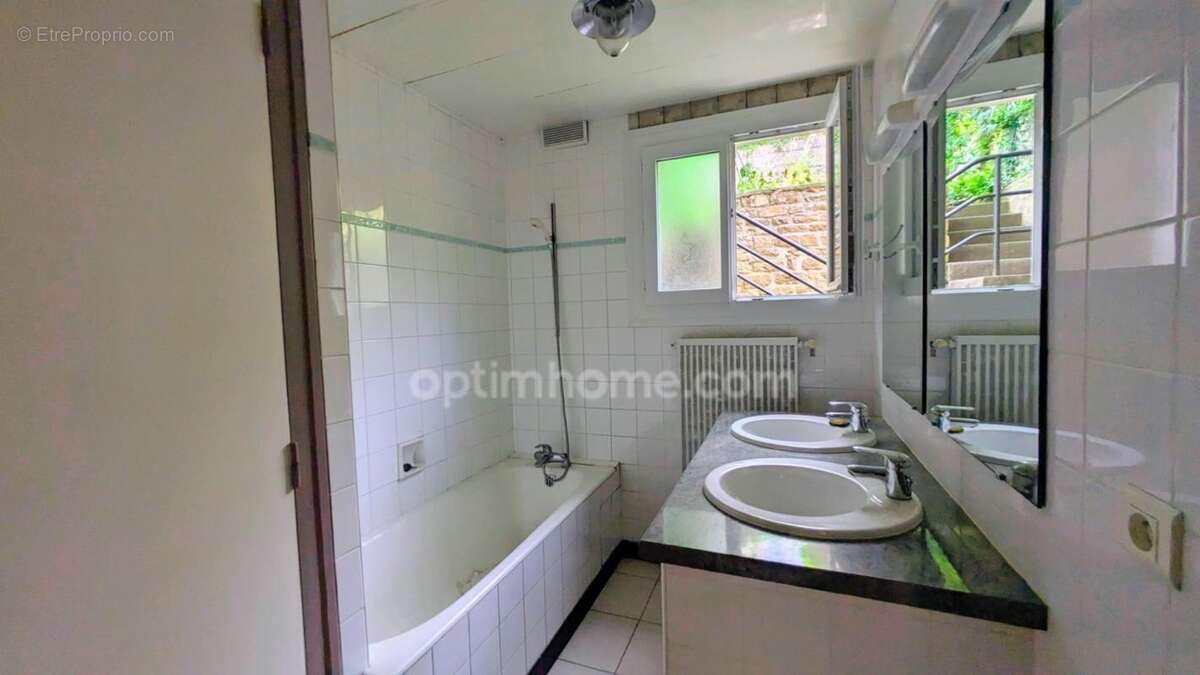Immeuble à vendre QUIMPER (29), jardin, garages - photo 5