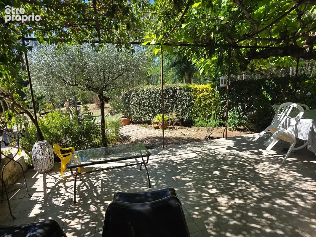 Mas en pierres avec terrain de 2000 m² et piscine - photo 13