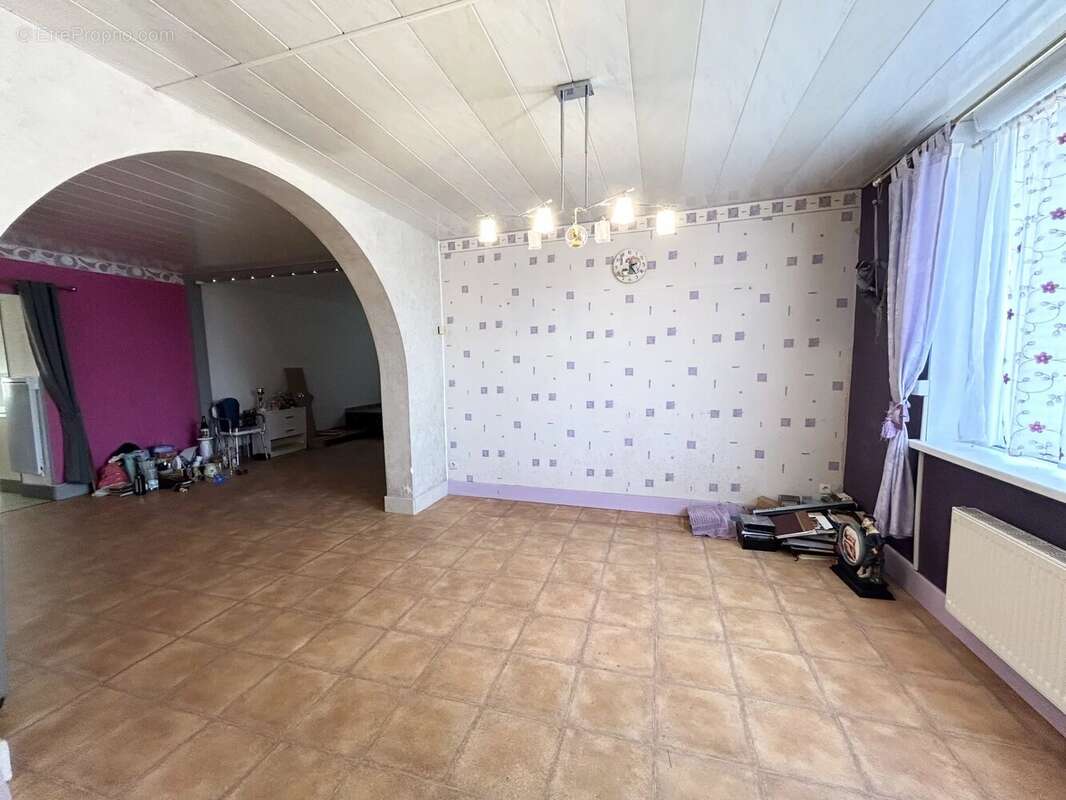 Maison à ECAILLON