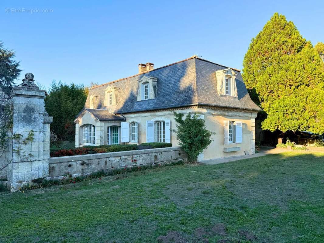 Bergerac magnifique propriete avec piscine et dependances - photo 2