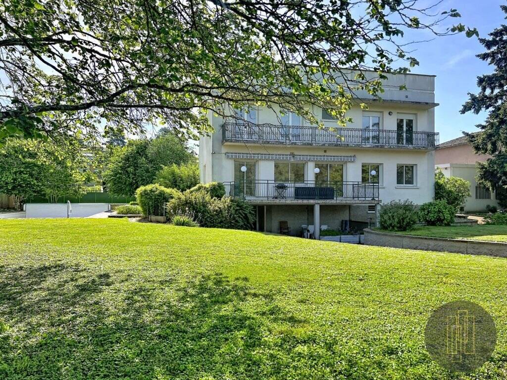 Maison à MONTMERLE-SUR-SAONE