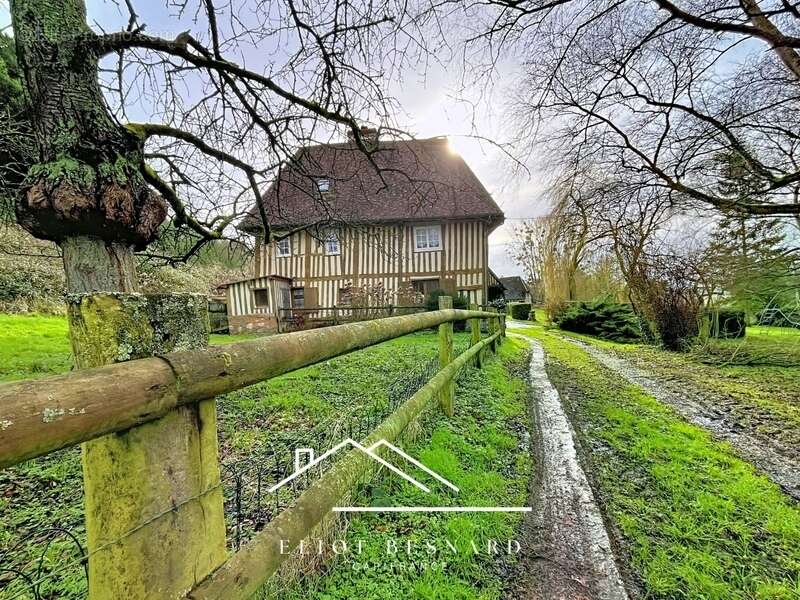 En exclusivité - Maison à colombages du XVIIᵉ siècle avec dépendances et 5 hectares – Grandchamp-le-Château - photo 2