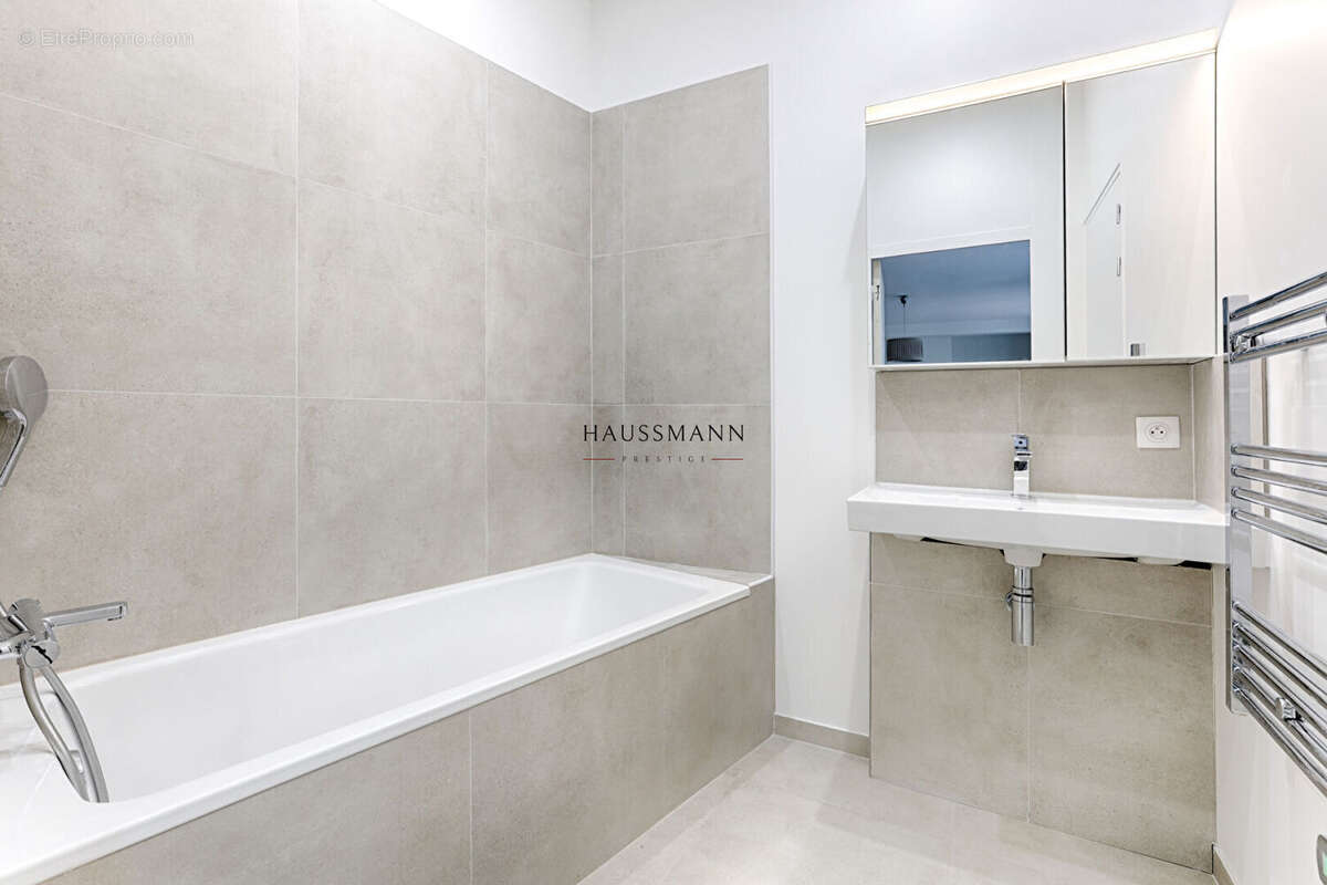 Appartement à PARIS-11E