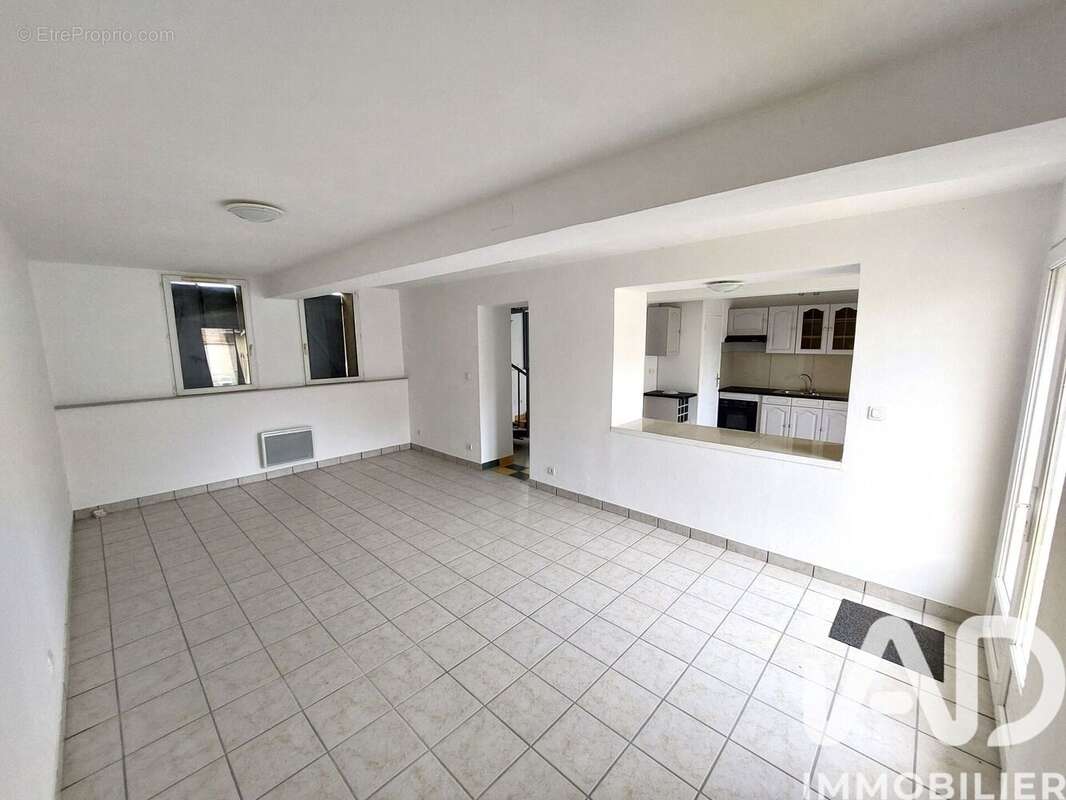 Maison 80 m² à Doucelles  - photo 4