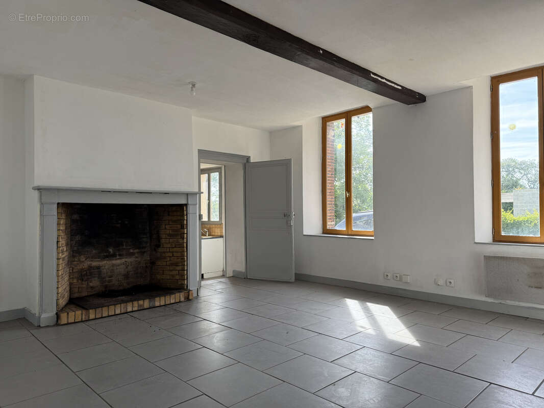 Maison à MONTIGNY-LES-MONTS