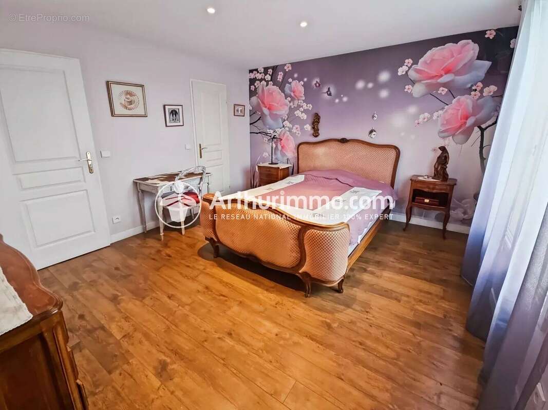 Maison à SAINT-PIERRE-DU-PERRAY