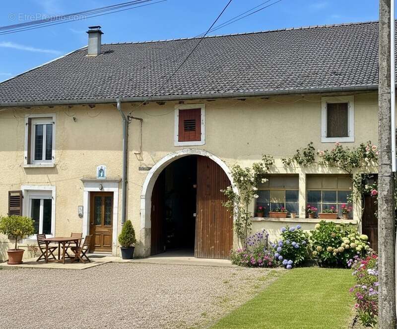 Maison à CHARMES
