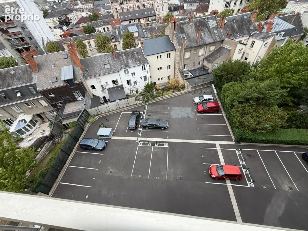 à Orléans : appartement 4 pièces avec 2 places parking et balcon traversant ascenceur - photo 8