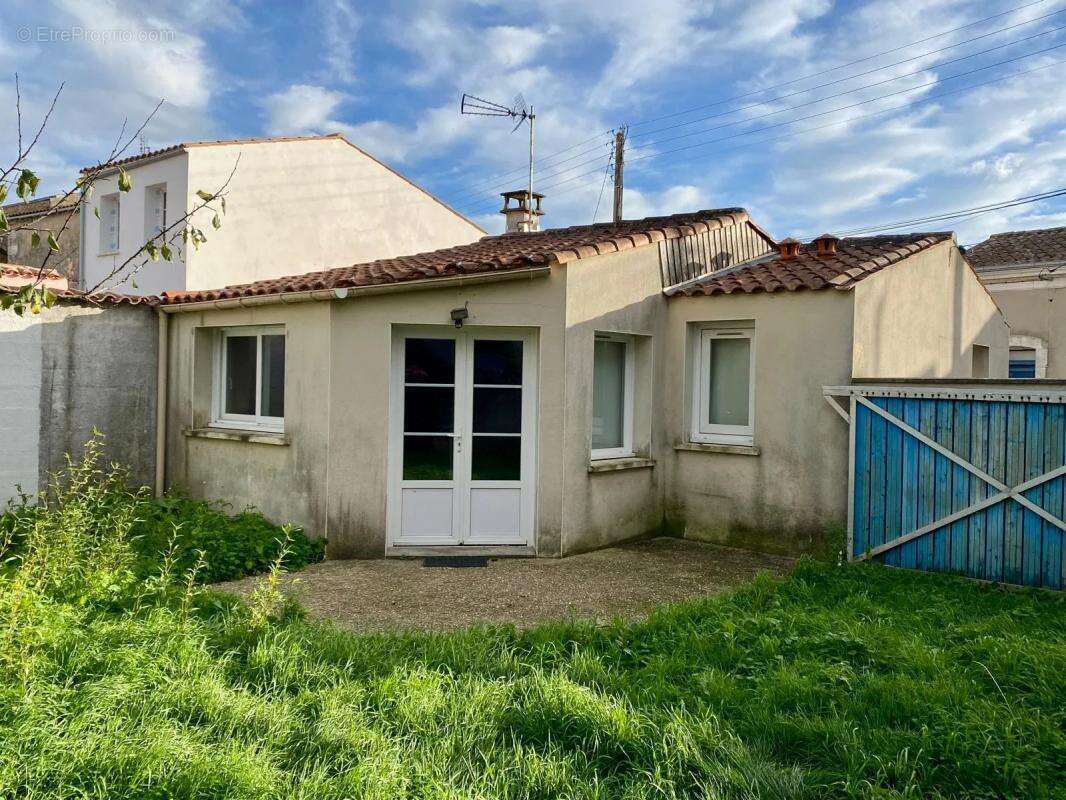 Maison à BOURCEFRANC-LE-CHAPUS