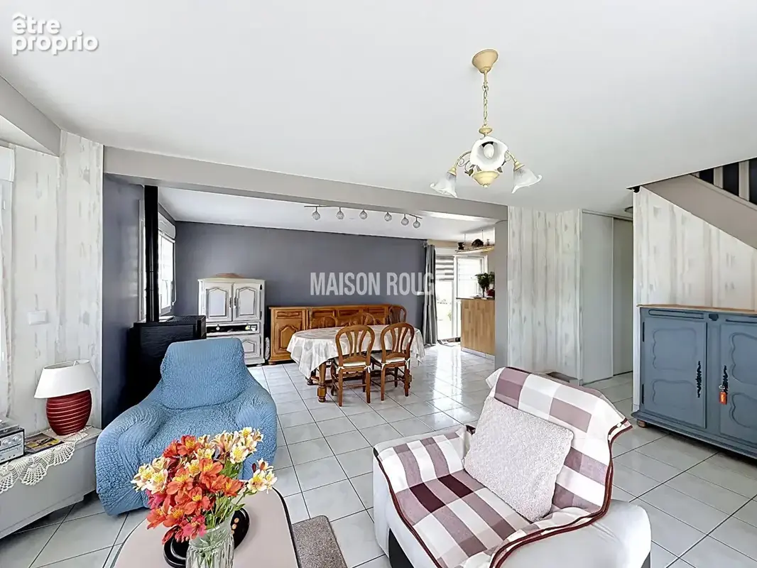 Maison familiale avec beaux espaces et jardin arboré située à PLERGUER - photo 3