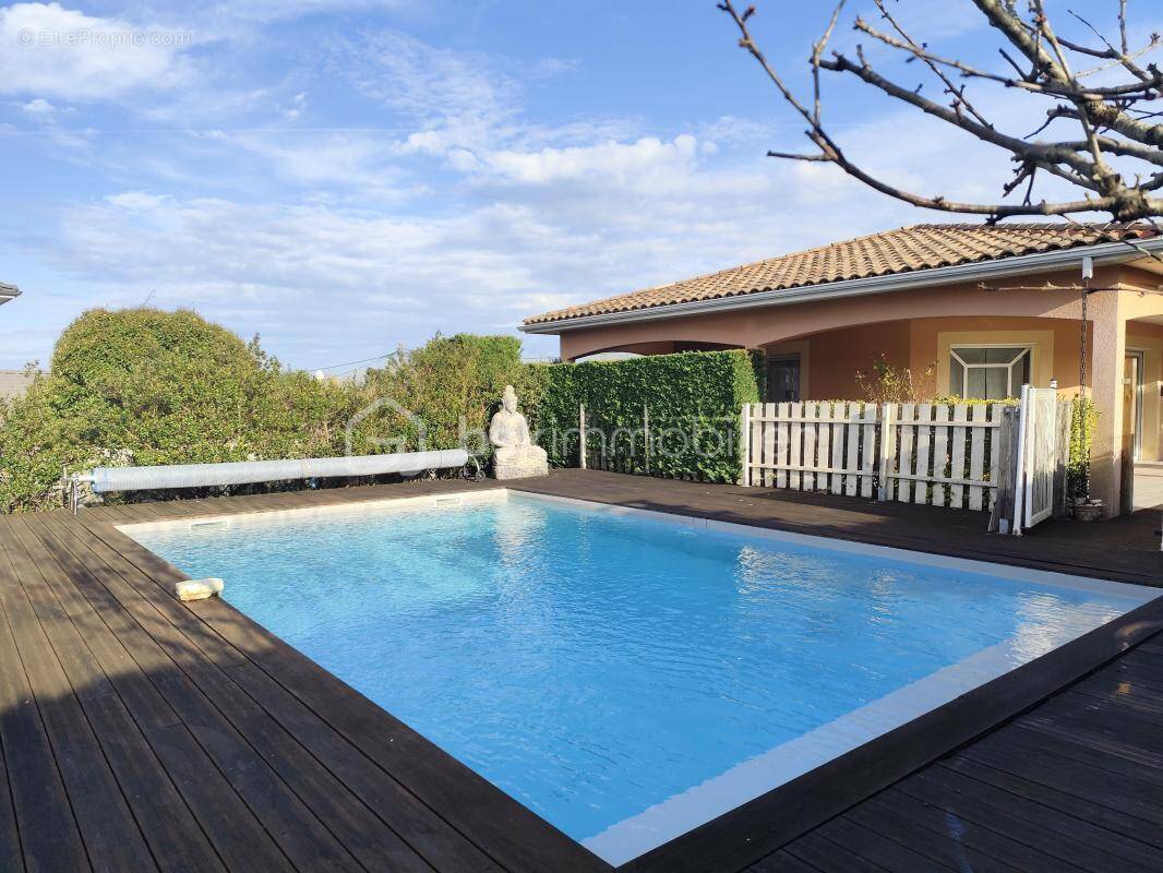 Maison à BLANQUEFORT