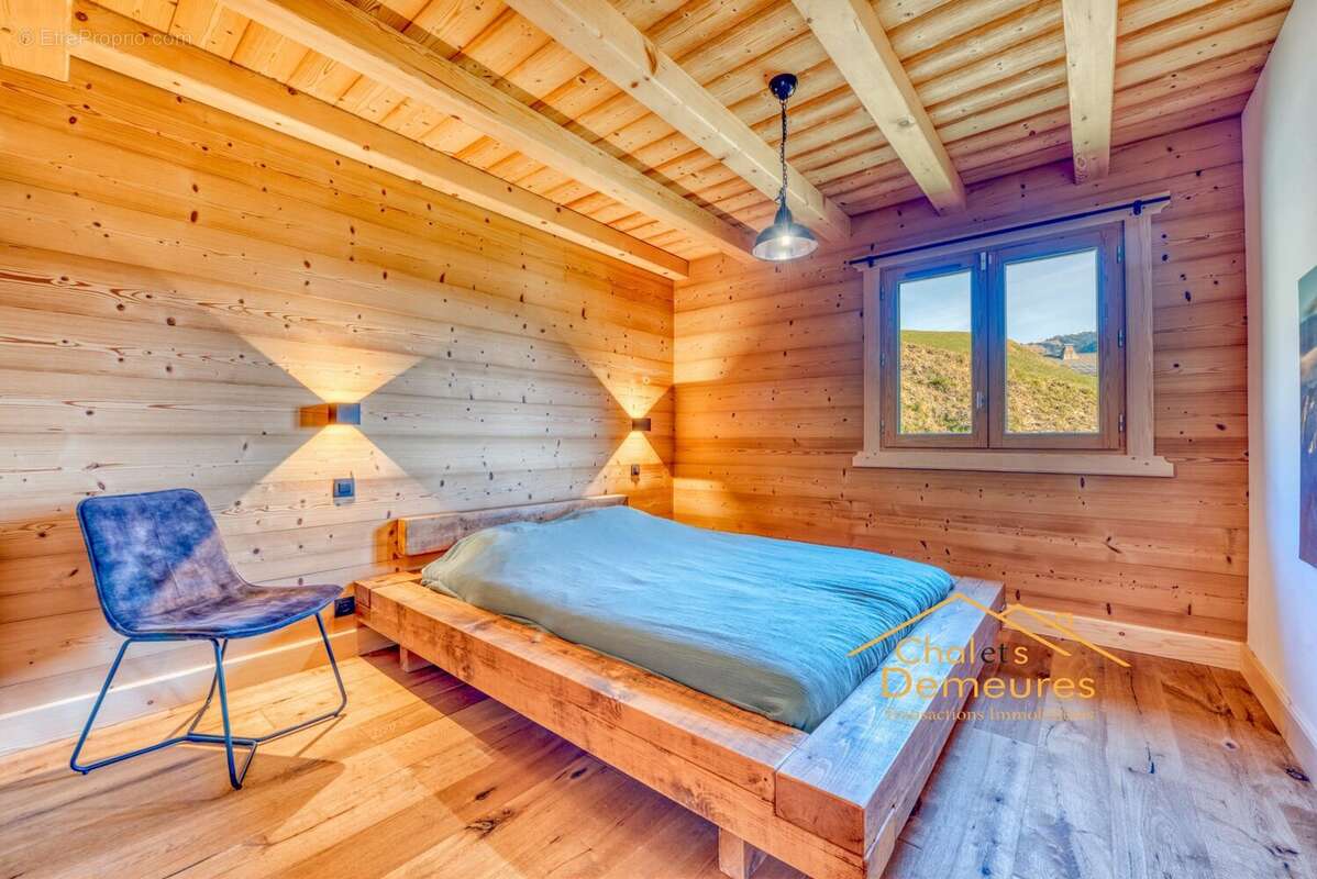 Maison 174 m² à Saint-Nicolas-La-Chapelle  - photo 7