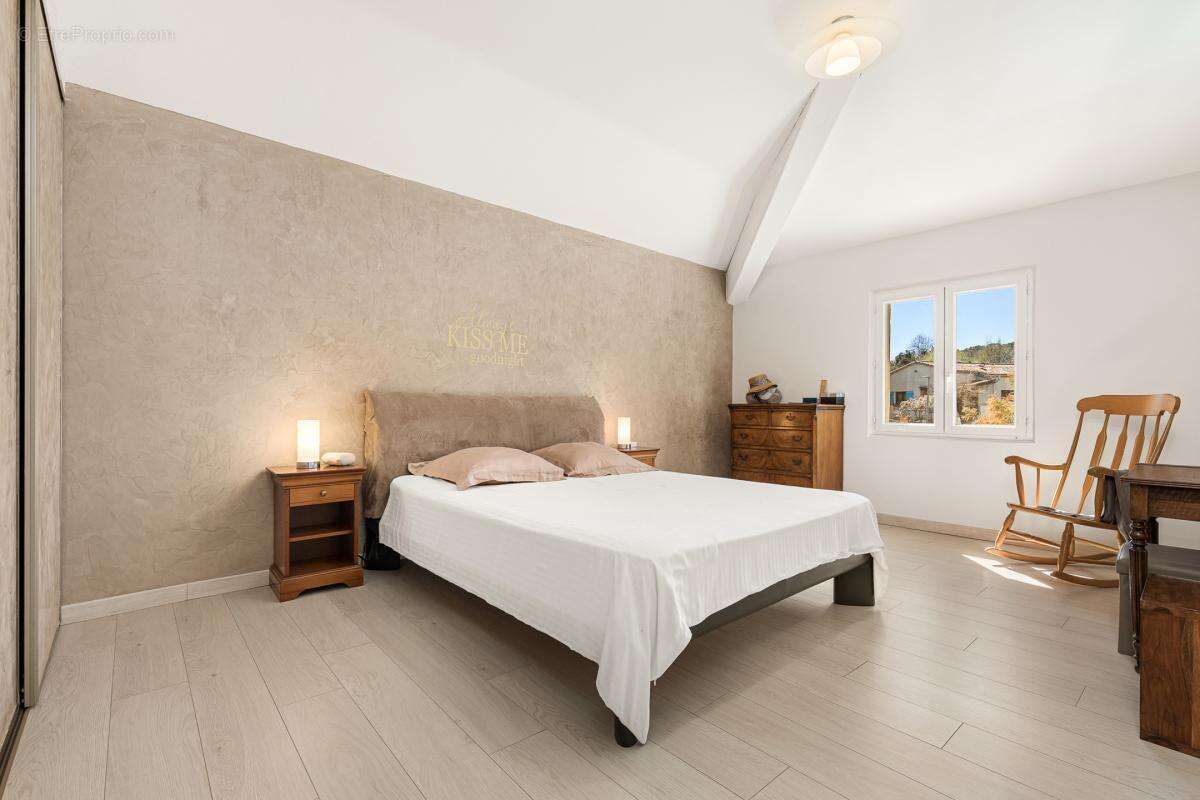 Maison à ROQUEFORT-LES-PINS