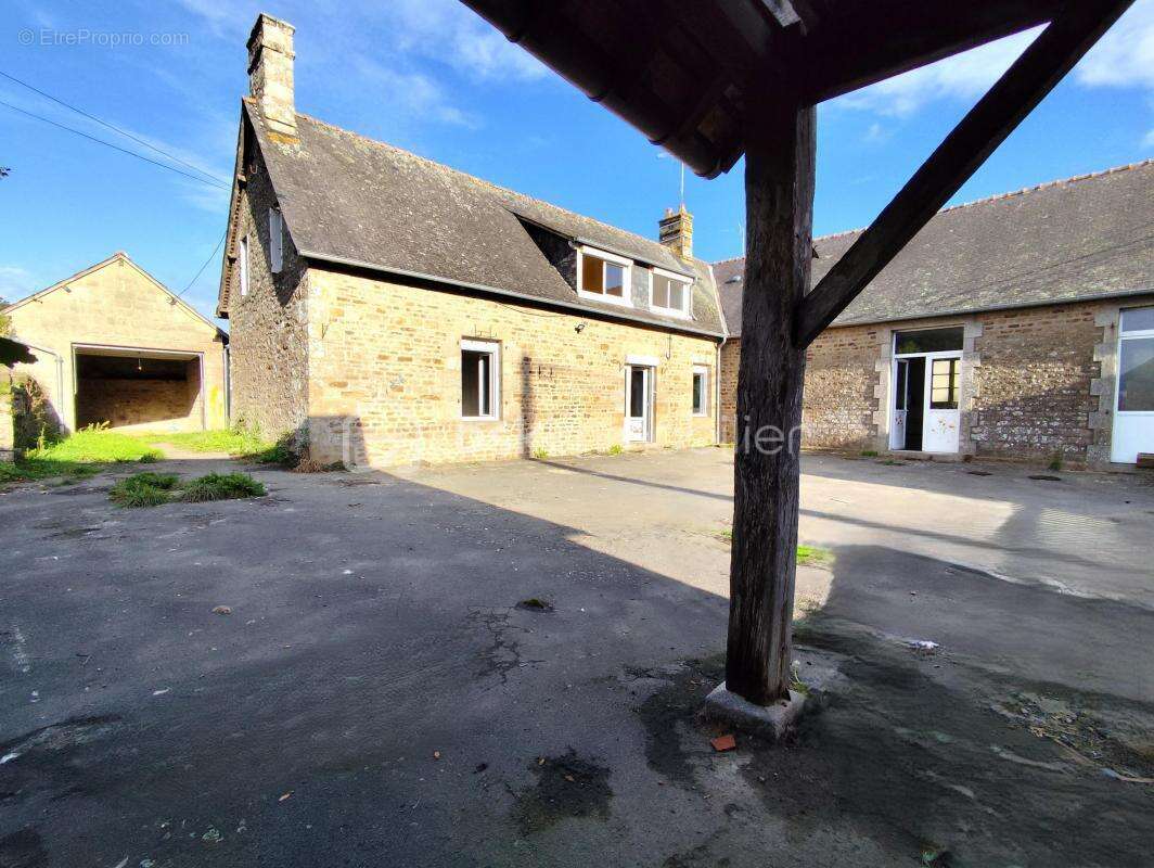 Maison à SAINT-ELLIER-DU-MAINE