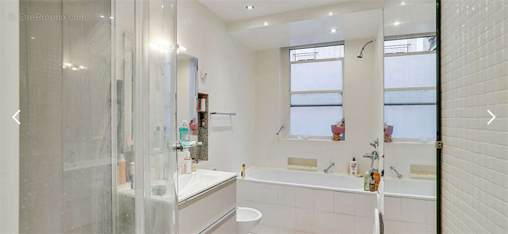 Appartement à PARIS-18E