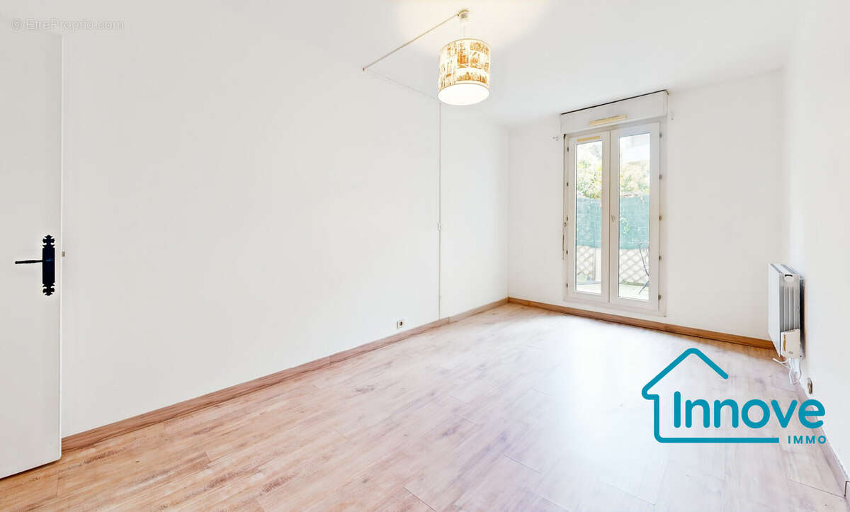 Chambre 2 - Appartement à POISSY