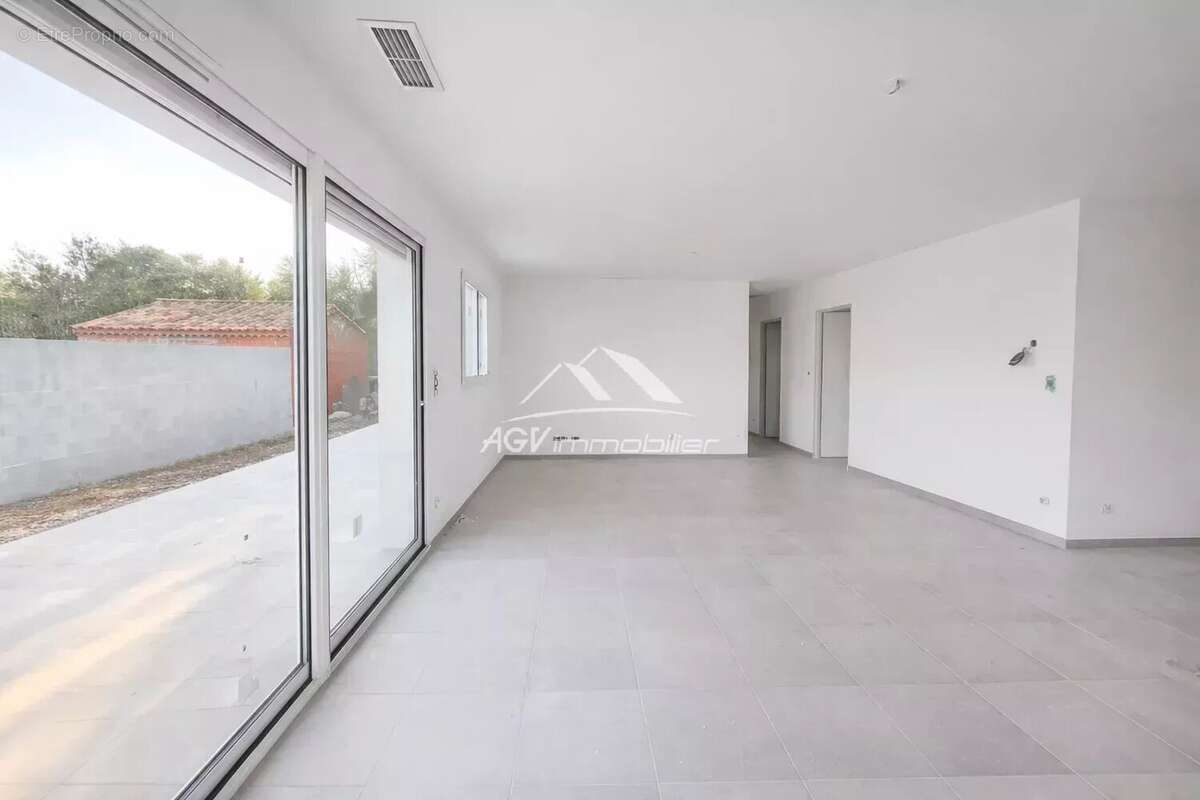 Maison à SAINT-MARTIN-DE-VALGALGUES